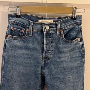 Levi’s Wedgie Straight 26